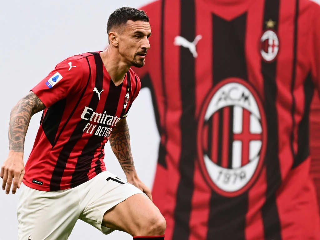 与此相对 与此相对